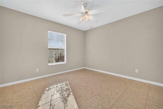 Building Photo - 408 NW 17th Ave