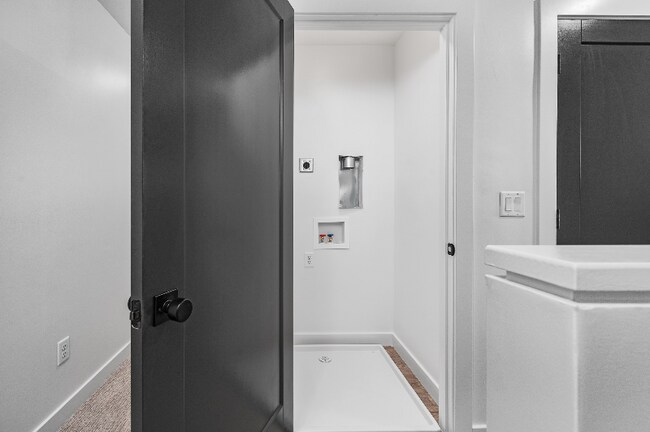Building Photo - 487 W 620 N