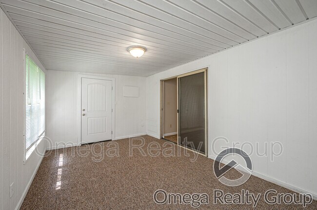 Building Photo - 6749 Lakes Edge Ln