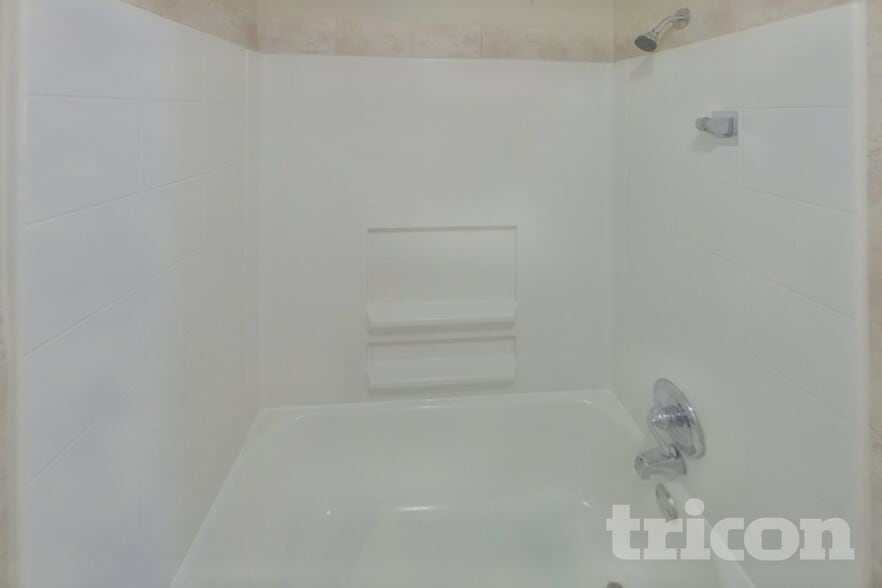 Building Photo - 3127 Moonbeam Cir S