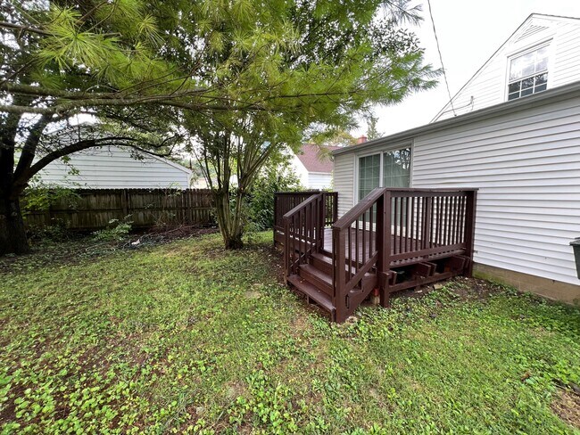 Building Photo - 336 Demorest Rd
