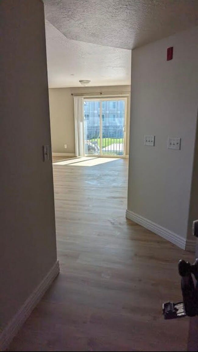Building Photo - 117 Calbourne Ln