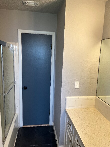 Building Photo - 408 Sheffield Dr