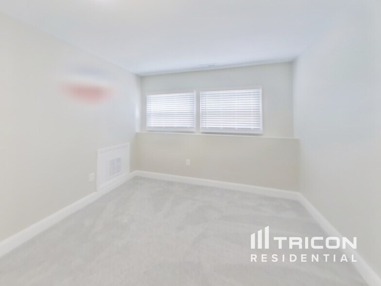 Building Photo - 9851 Branchleigh Rd