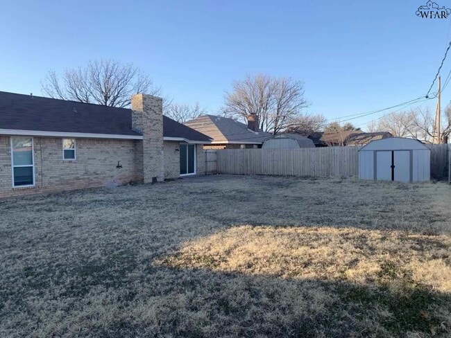 Building Photo - 5519 Briargrove Dr