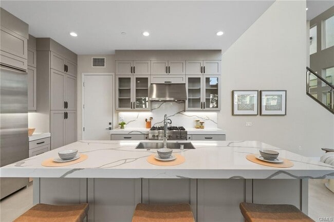 Building Photo - 1155 Poppy Ct