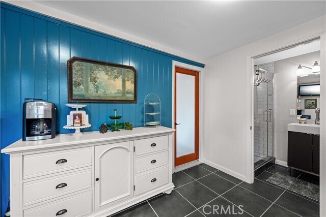 Building Photo - 1630 Warnall Ave