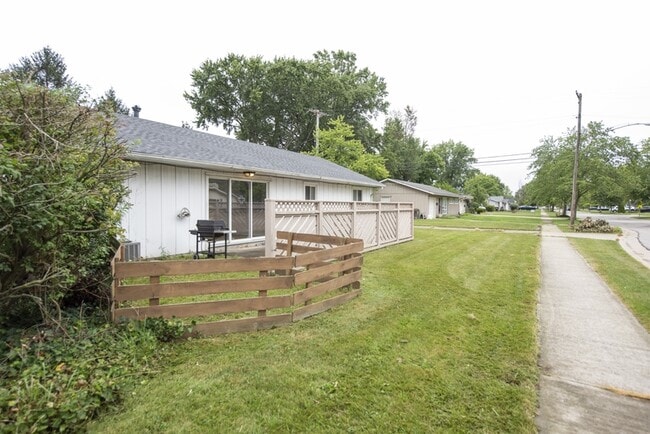 Building Photo - 512 Sprague Rd