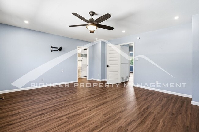Building Photo - 655 S Xenon Ct