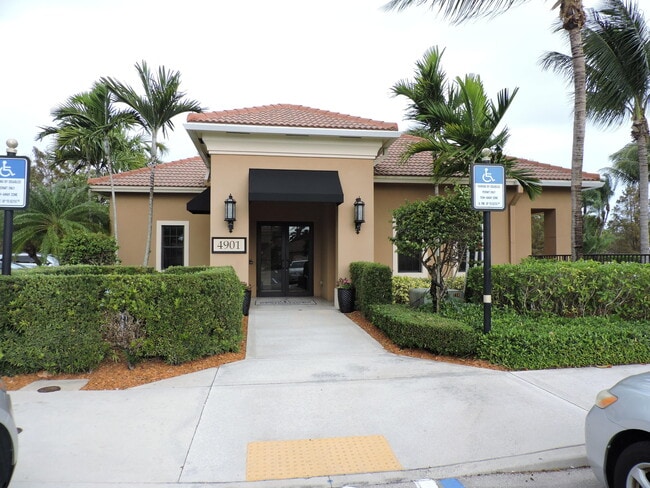 Building Photo - 4903 Midtown Ln