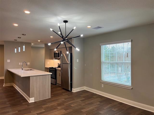 Building Photo - 8003 Woodway Dr