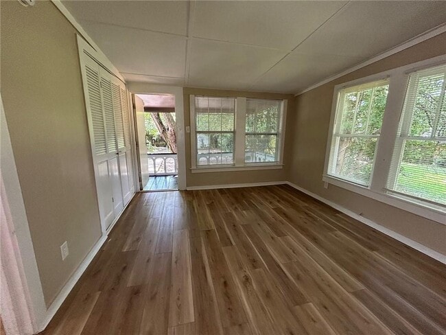 Building Photo - 134 N Carlen St
