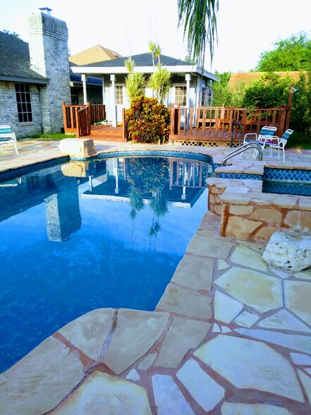 Primary Photo - 1613 Terrace Dr