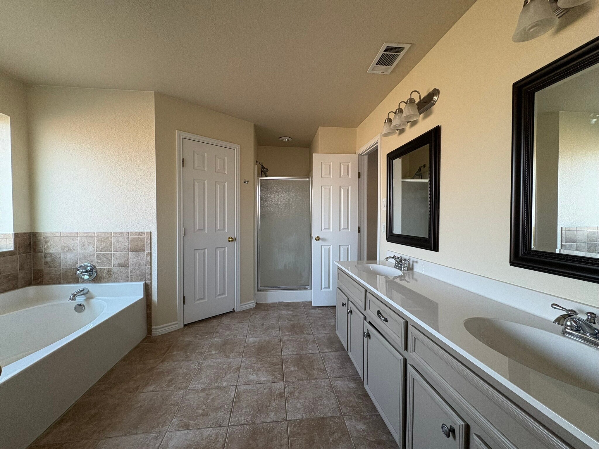 Building Photo - 2508 Isabelle Dr