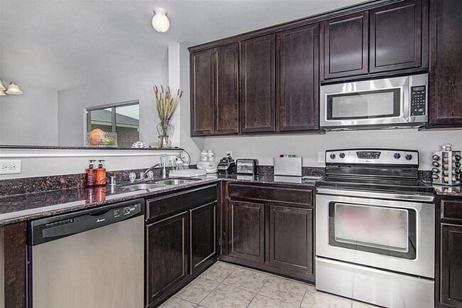 Building Photo - 8102 Yaupon View Dr