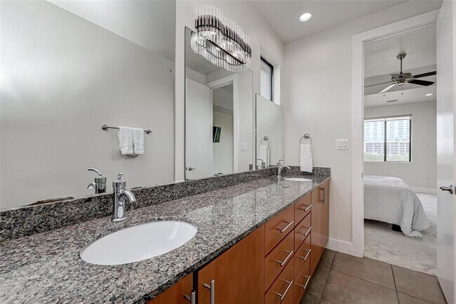 Building Photo - 2301 Camden Dr