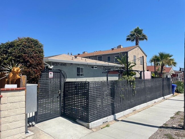 Building Photo - 2 bed 1 bath Apt in North Park Area