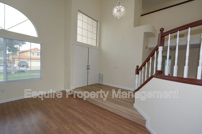 Building Photo - 1906 Kensington Ln