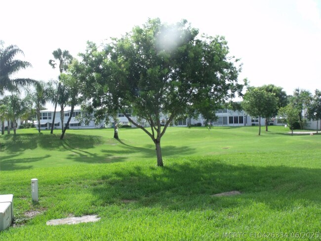Building Photo - 2851 E Golf Blvd