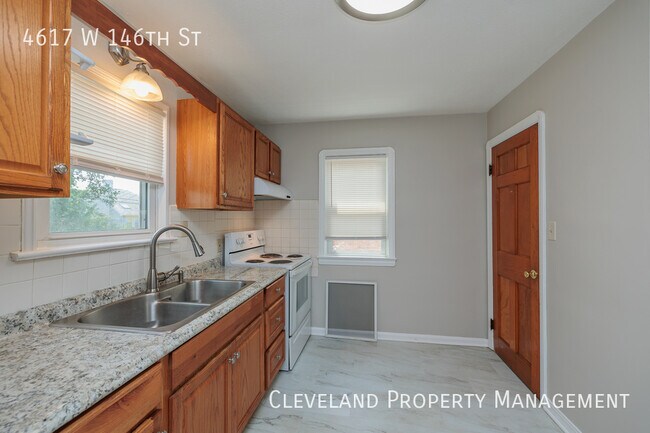Building Photo - Beautifully Renovated Bungalow