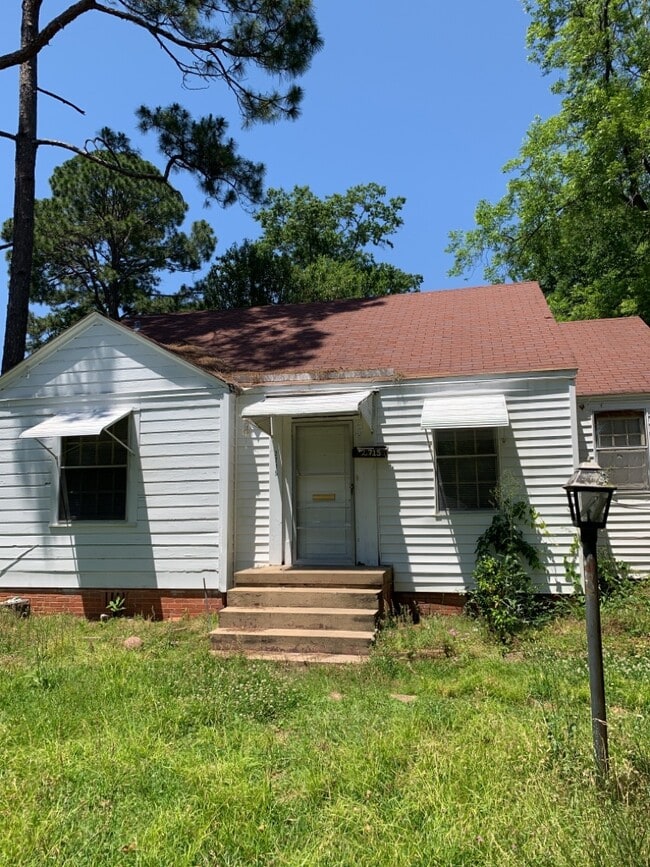 Primary Photo - 2715 Thrasher St