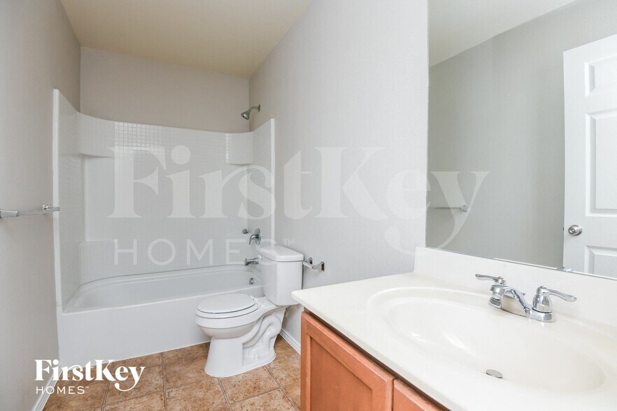 Building Photo - 8932 Puerto Vista Dr