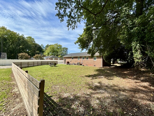 Building Photo - 348 Kempsville Rd