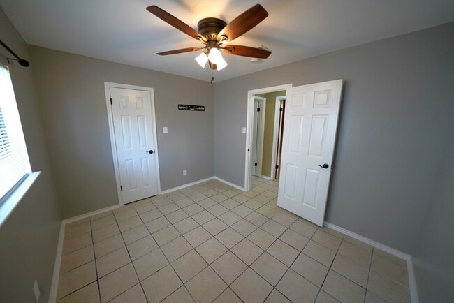 Building Photo - Updated Single Story in Schertz! Realtor Commission: $500