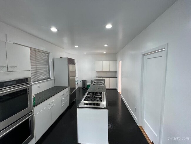 Building Photo - 230 Santa Ana Ave