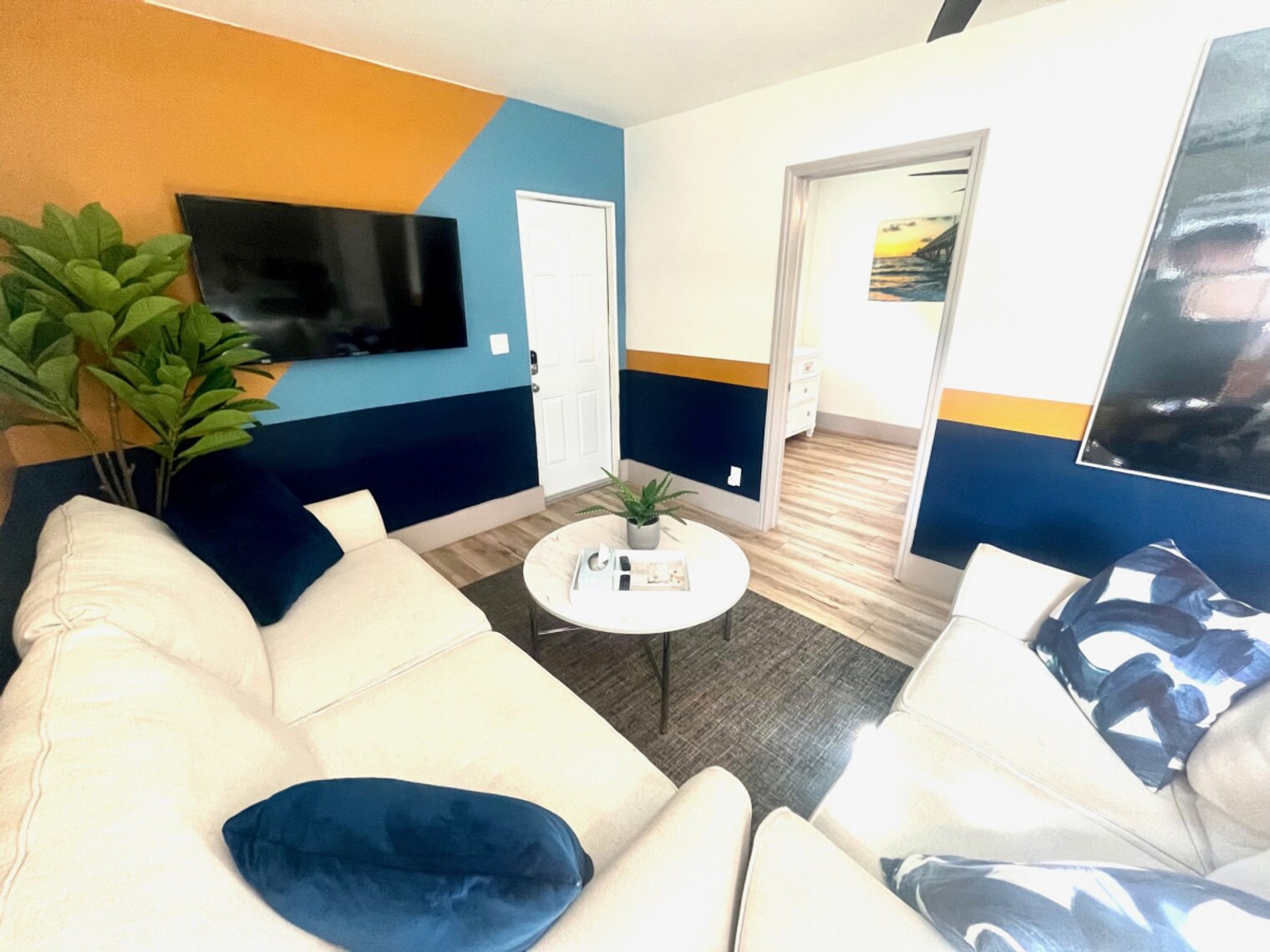 Building Photo - 834 NE 14th Ave