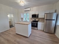 Building Photo - 207 Cohannet St