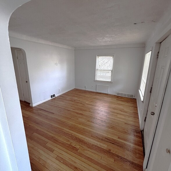 Building Photo - 10794 Marne St
