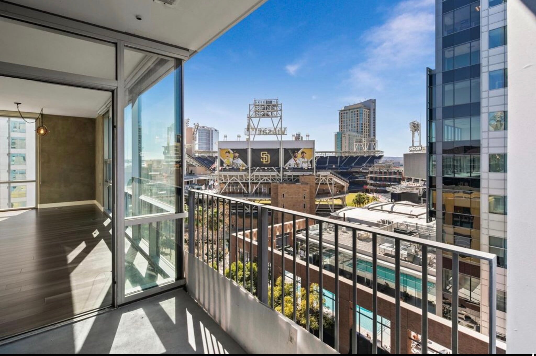 Building Photo - 321 10th Ave