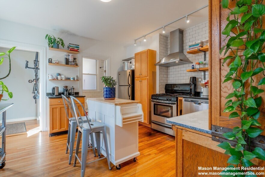 Primary Photo - 77 Columbus Ave