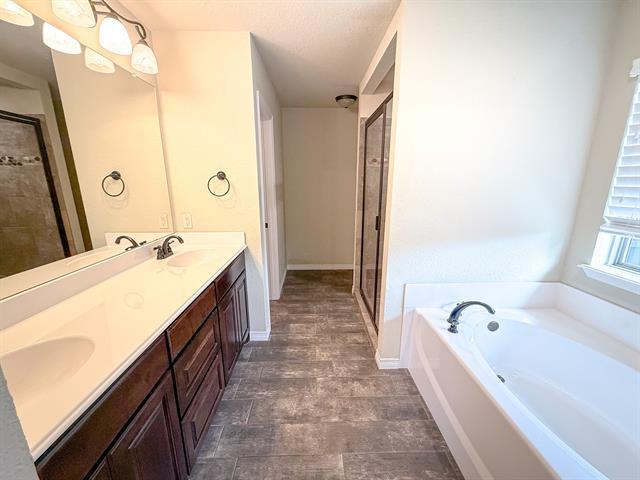 Building Photo - 103 Palomino Dr