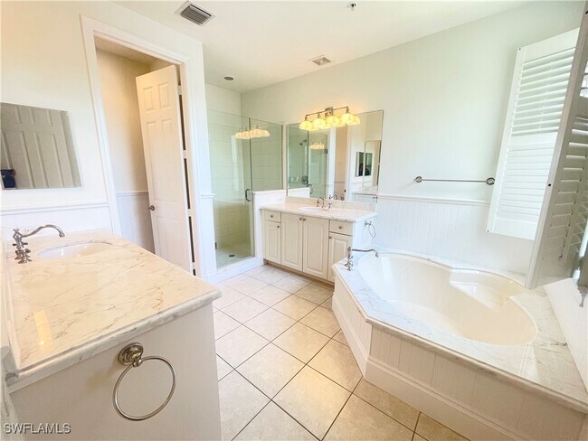 Building Photo - 1370 Mariposa Cir