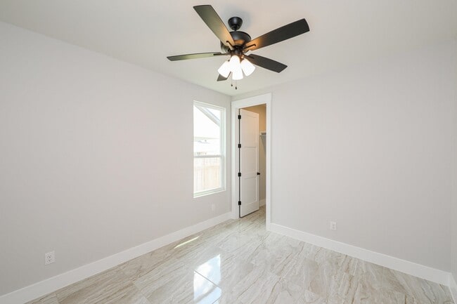 Building Photo - 1008 True Patriot Dr