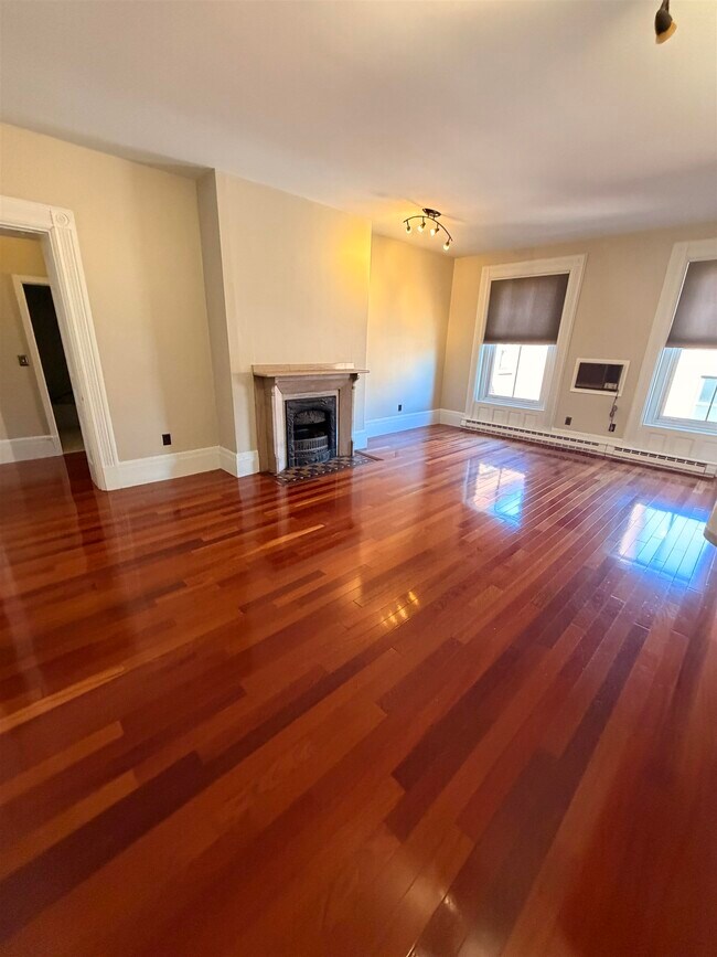 Building Photo - 401 State Street