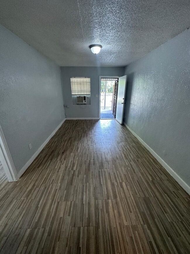 Building Photo - 2845/2847 W 6th St.