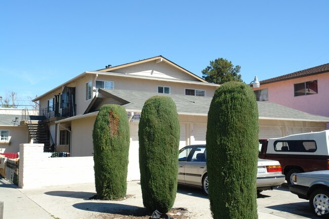 Building Photo - 3219 Williamsburg