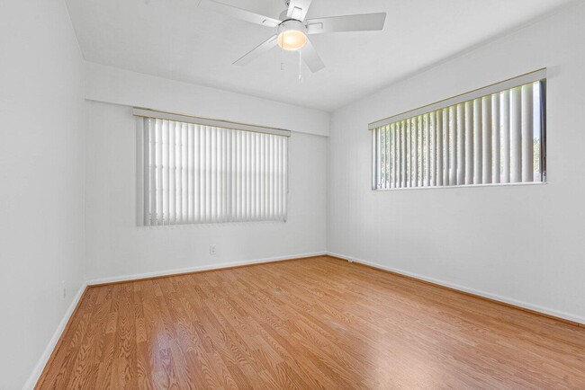 Building Photo - 74 Mansfield B