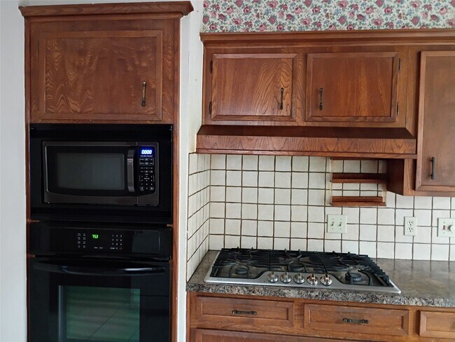 Building Photo - 2847 Field Line Dr