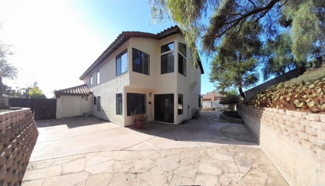 Building Photo - Move in Ready Rancho del Oro Home!