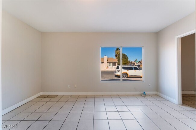 Building Photo - 5453 Requa Ave