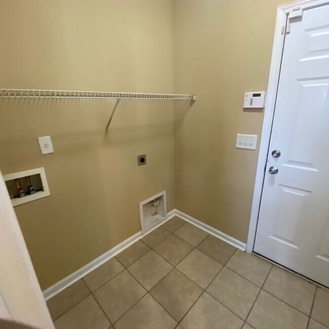 Building Photo - Plum Creek 4Br 2.5Ba