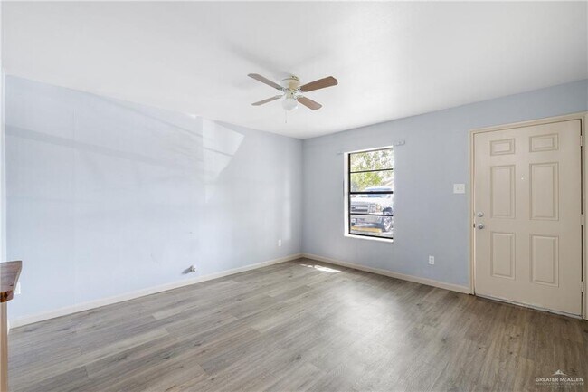 Building Photo - 102 S Holland Ave