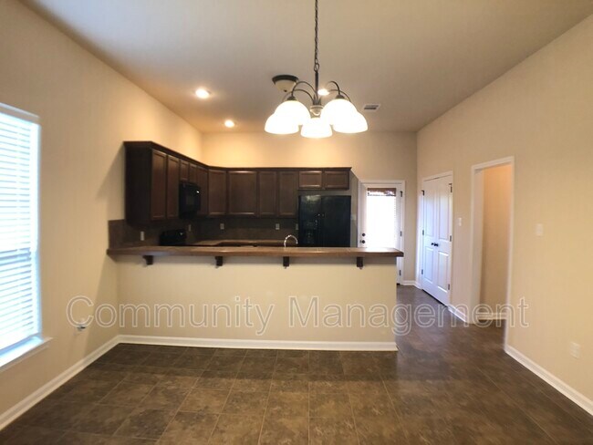 Building Photo - 13838 Ponderosa Dr