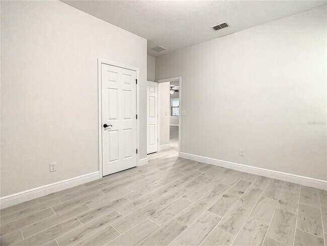 Building Photo - 8917 Blue Mesa Dr