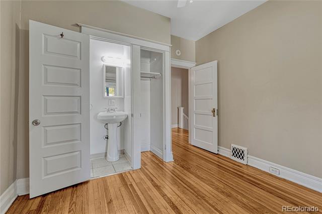 Building Photo - 468 Corona St