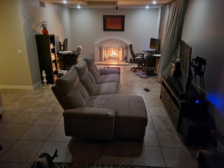 Building Photo - 575 Pierpont Dr